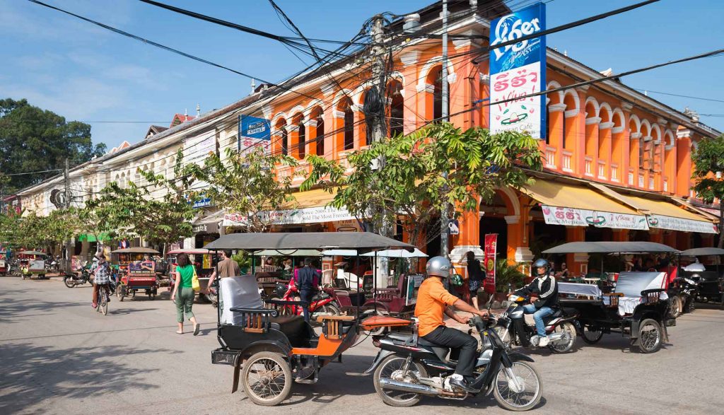 Downtown Siem Reap in Cambodia. Pub crawls and eating spiders in Siem Reap