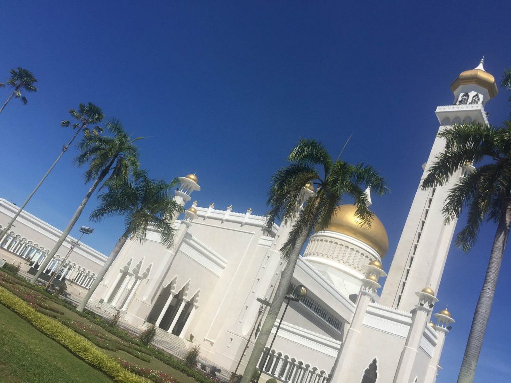 Elegant mosque Sultan Omar Ali Saifuddien in Brunei. Stunning mosque in Brunei