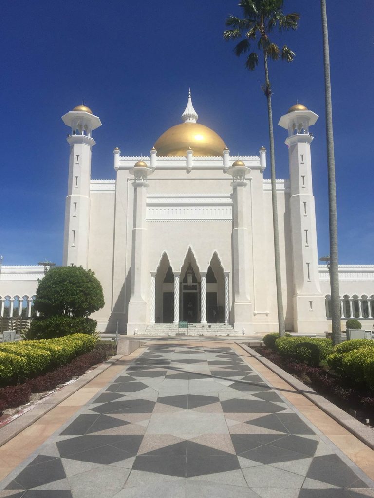 Elegant mosque Sultan Omar Ali Saifuddien in Brunei. Stunning mosque in Brunei