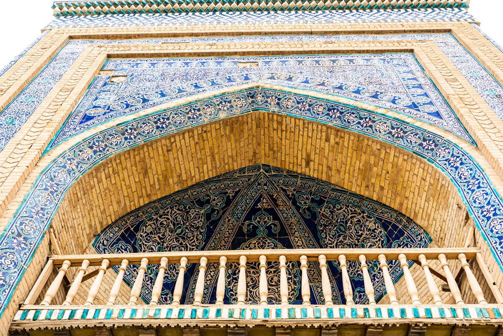 Mosaic tiles of a wall in Khiva, Uzbekistan. Crossing in Uzbekistan and the train to Bukhara