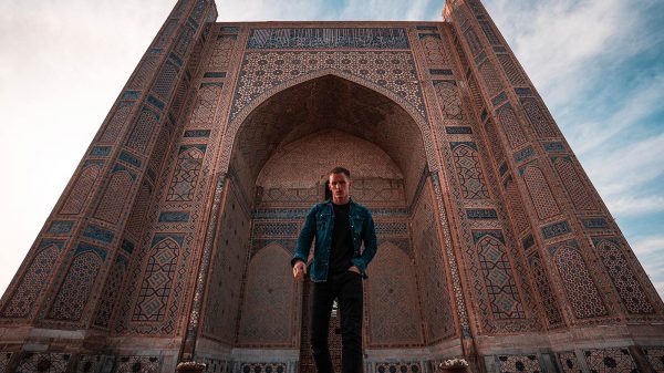 David Simpson and impressive architecture in Samarkand, Uzbekistan. A day in stunning Samarkand