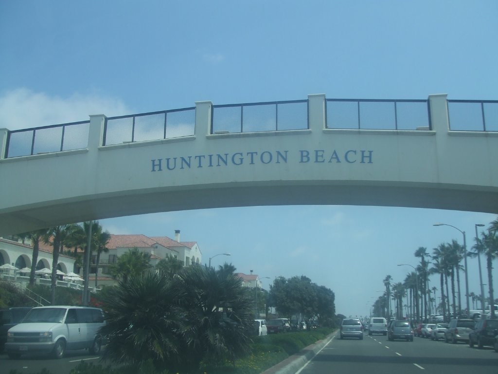 Huntington beach pedestrian overpass in California. California roadtrip