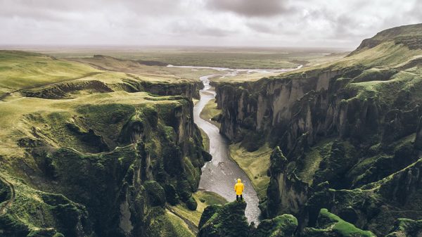 TRAVEL GUIDES & ITINERARIES, ICELAND CANYON