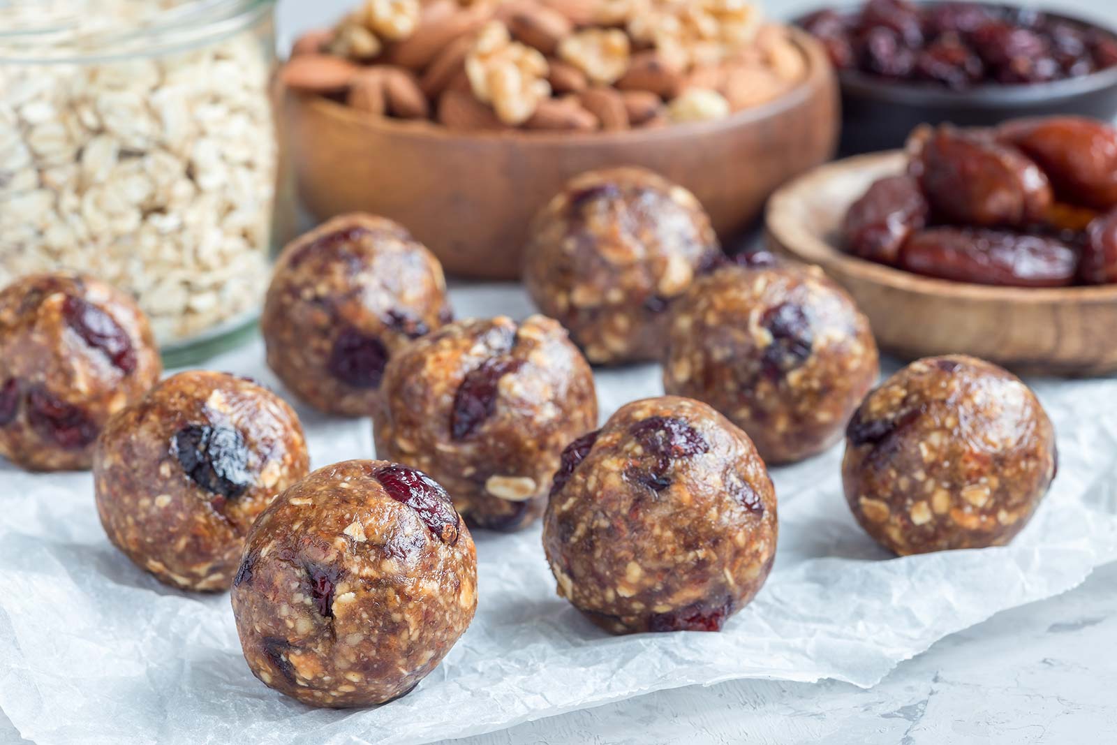 Nuts and dried fruit balls. 5 tips on how to stay healthy while travelling
