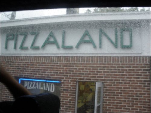 Pizzaland in New York. New York, the final stop