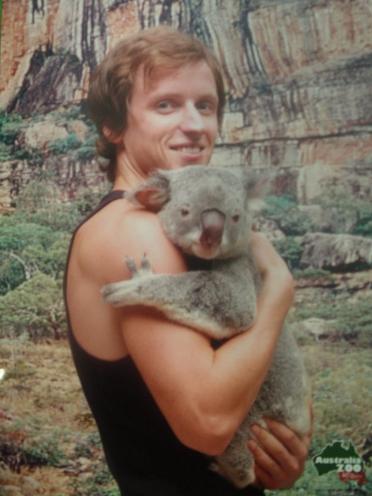 David Simpson chilling with koala at the zoo in Brissie. The Zoo, Brissie & Byron Bay