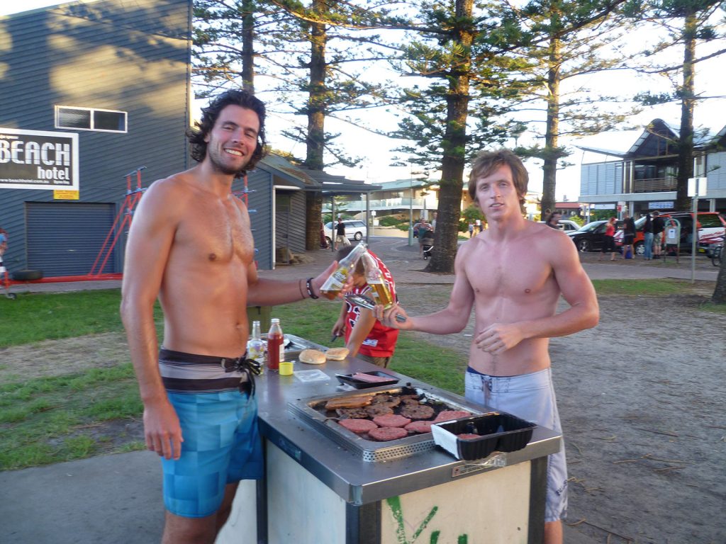 David Simpson and a guy doing BBQ at Byron Bay Beach. The Zoo, Brissie & Byron Bay