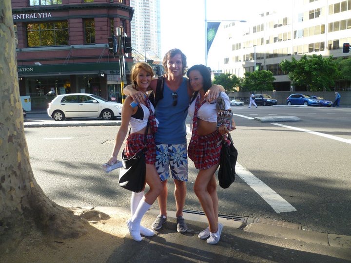 David Simpson with two girls in Bondi. Walking Sydney Bridge & The Blue Mountains