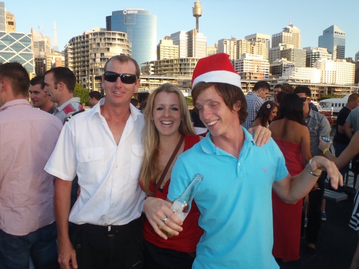 David Simpson with a guy and a girl in Xmas eve at Sydney. Xmas & NYE in Bondi, Sydney
