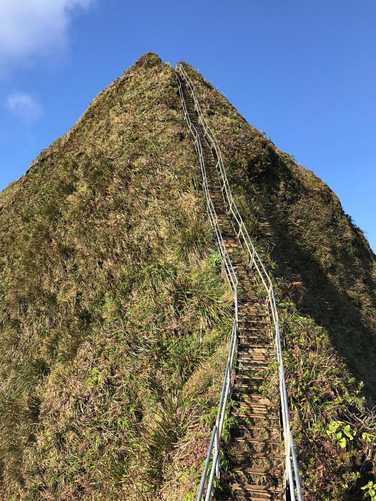 Looking up Stairway to Heaven in Oahu, Hawaii. Climbing the stairway to heaven, Hawaii & full guide