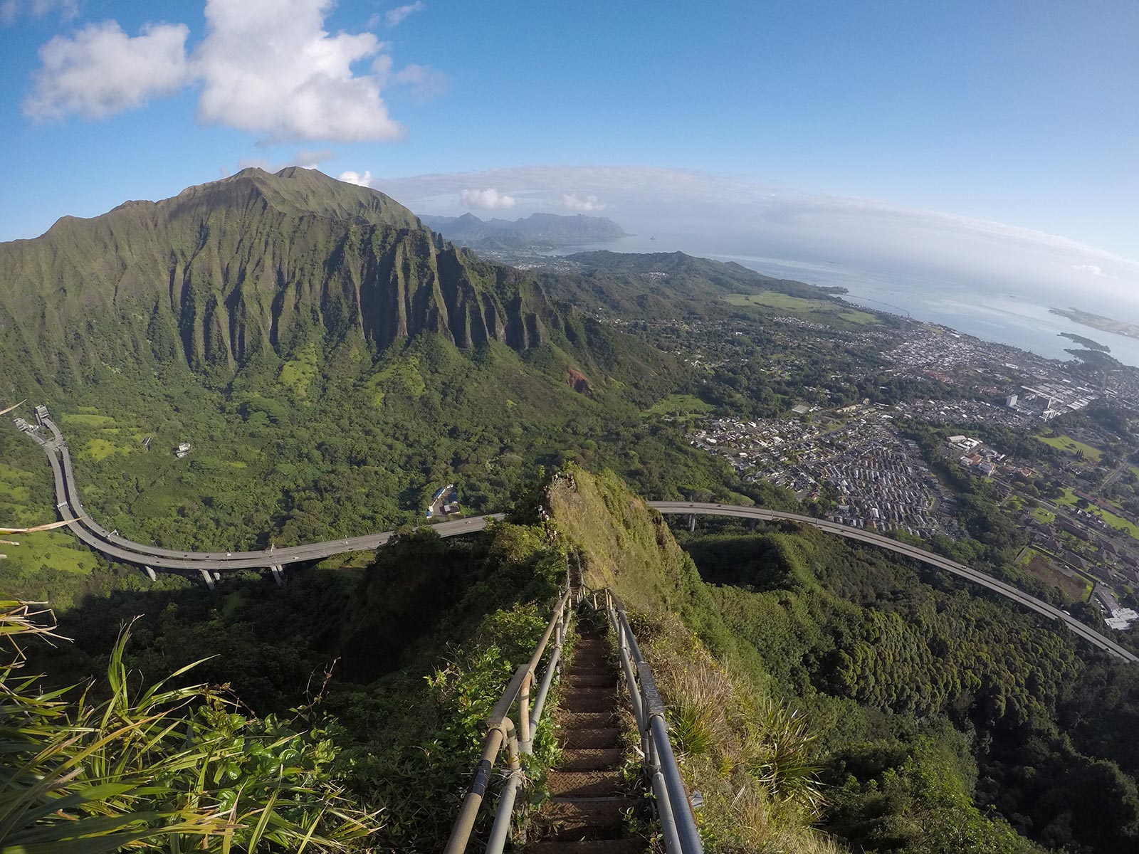 The view from Stairway to Heaven in Oahu, Hawaii. Climbing the stairway to heaven, Hawaii & full guide