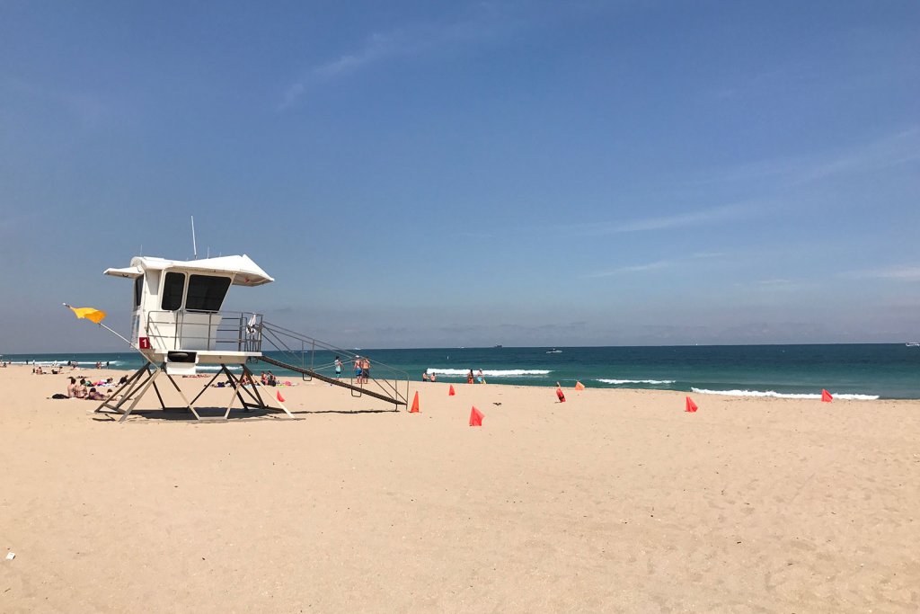 Lifeguard station at beach in Florida, USA. How to survive layovers