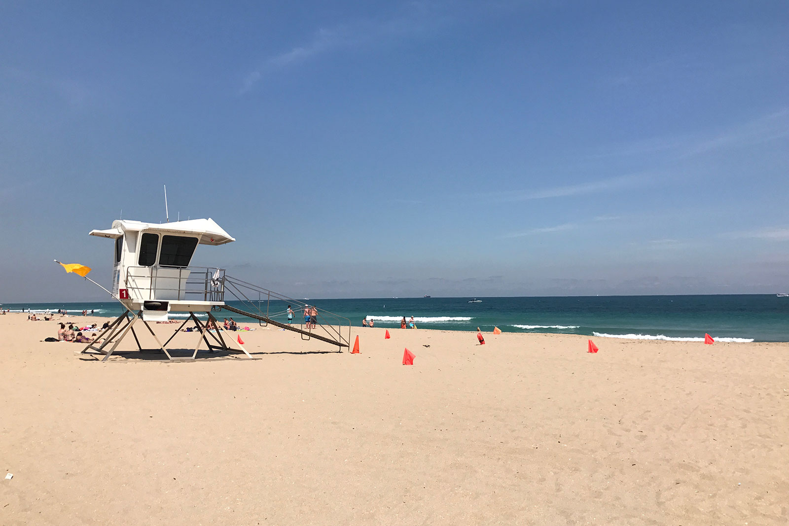 Lifeguard station at beach in Florida, USA. How to survive layovers