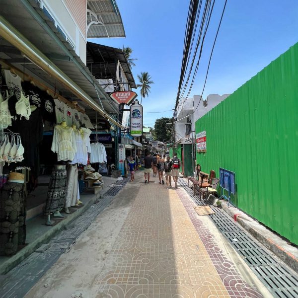 Path by the shops at Koh Phi Phi in Thailand. Boat ride from hell, island hopping from heaven