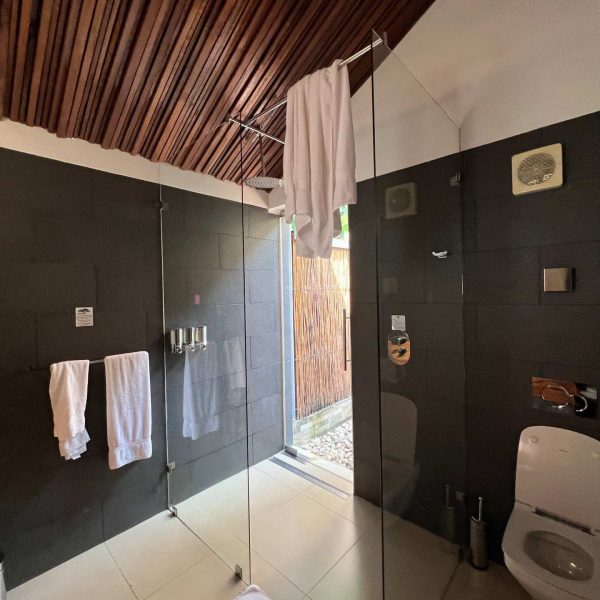 Bathroom accommodations in Retreat Hotel in Kigali, Rwanda. The Rwandan genocide & a toothache