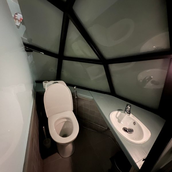 Hotel toilet accommodations in Ivalo, Finland. The truth about Kakslauttanen Arctic resort