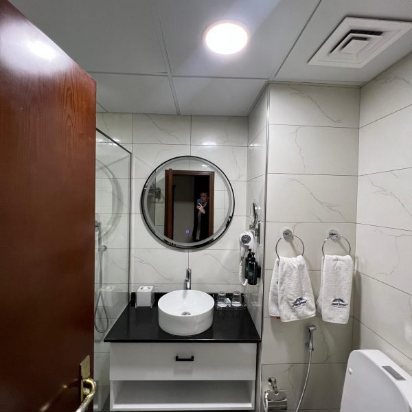 Bathroom accommodation of Howard Johnson hotel in Dubai, UAE. Dubai’s worst hotel